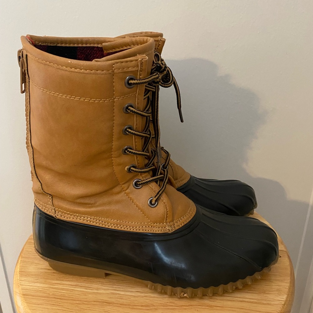 Madden Girl Flurryy Duck Rain Boots - Picture 5 of 10
